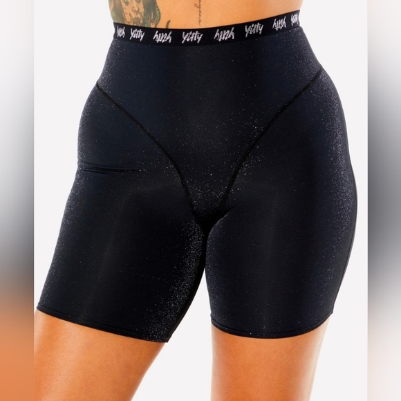 YITTY Spotlight Shimmer Black High-Waisted Shaping Bike Shorts - Picture 4 of 7